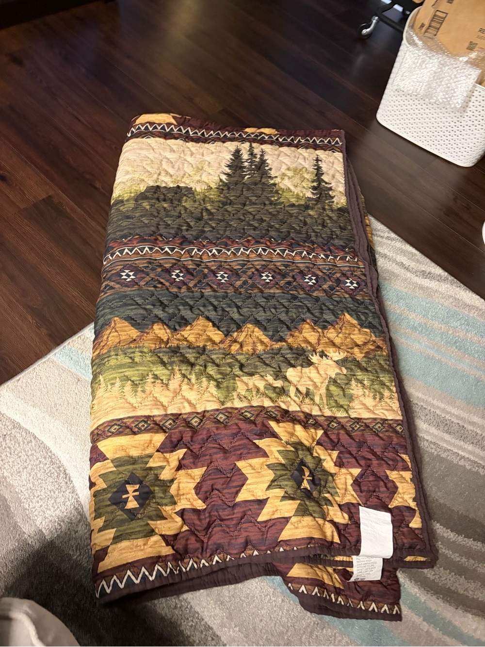 Quilted Rustic Mountain Print Bedding - Multicolor